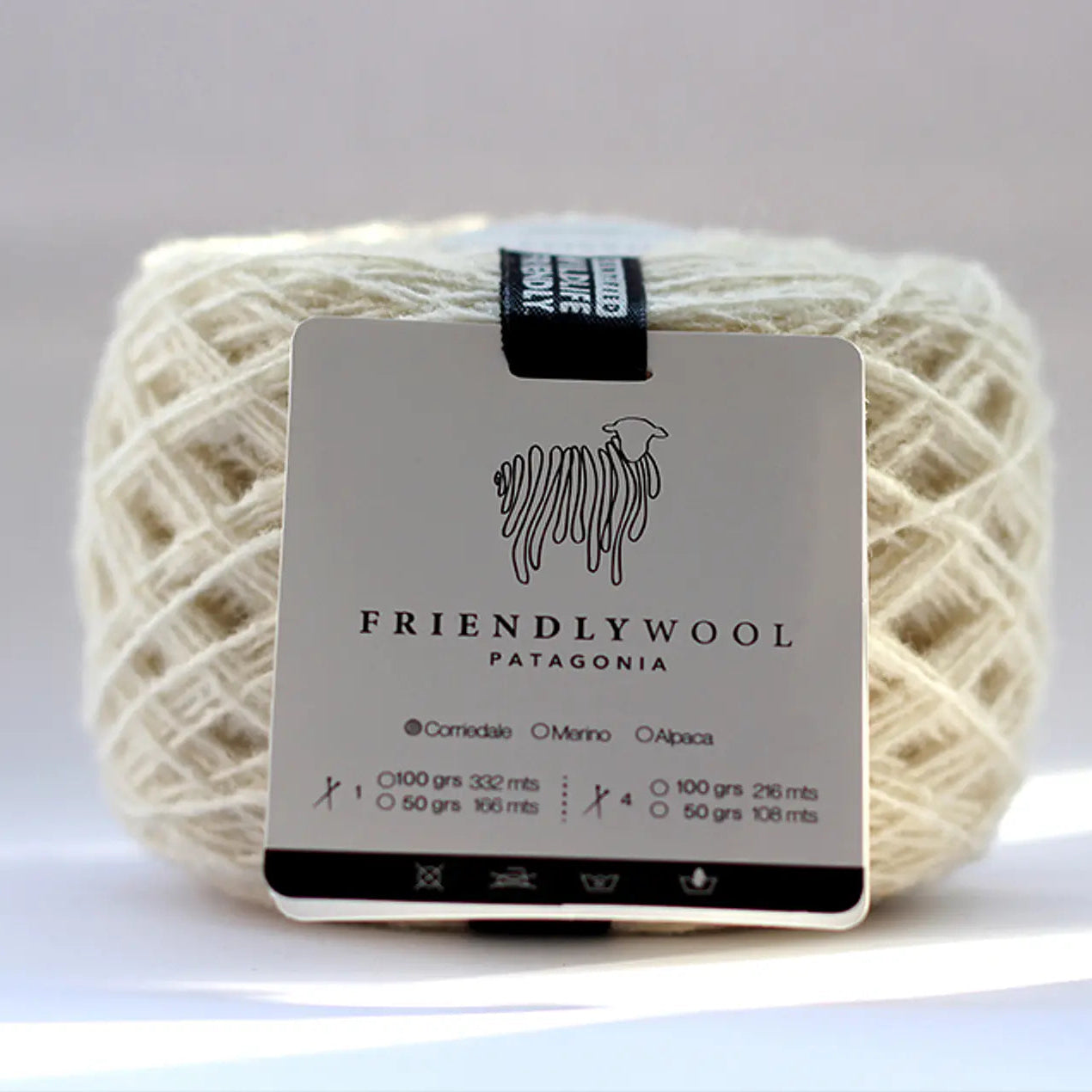 100% Corriedale fårull fingering naturvit – Wildlife Friendly® certifierat garn från Patagonien