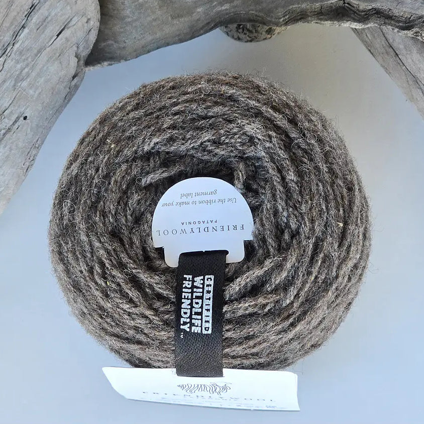 100% Corriedale fårull, Worsted, 3 trådar – Wildlife Friendly®