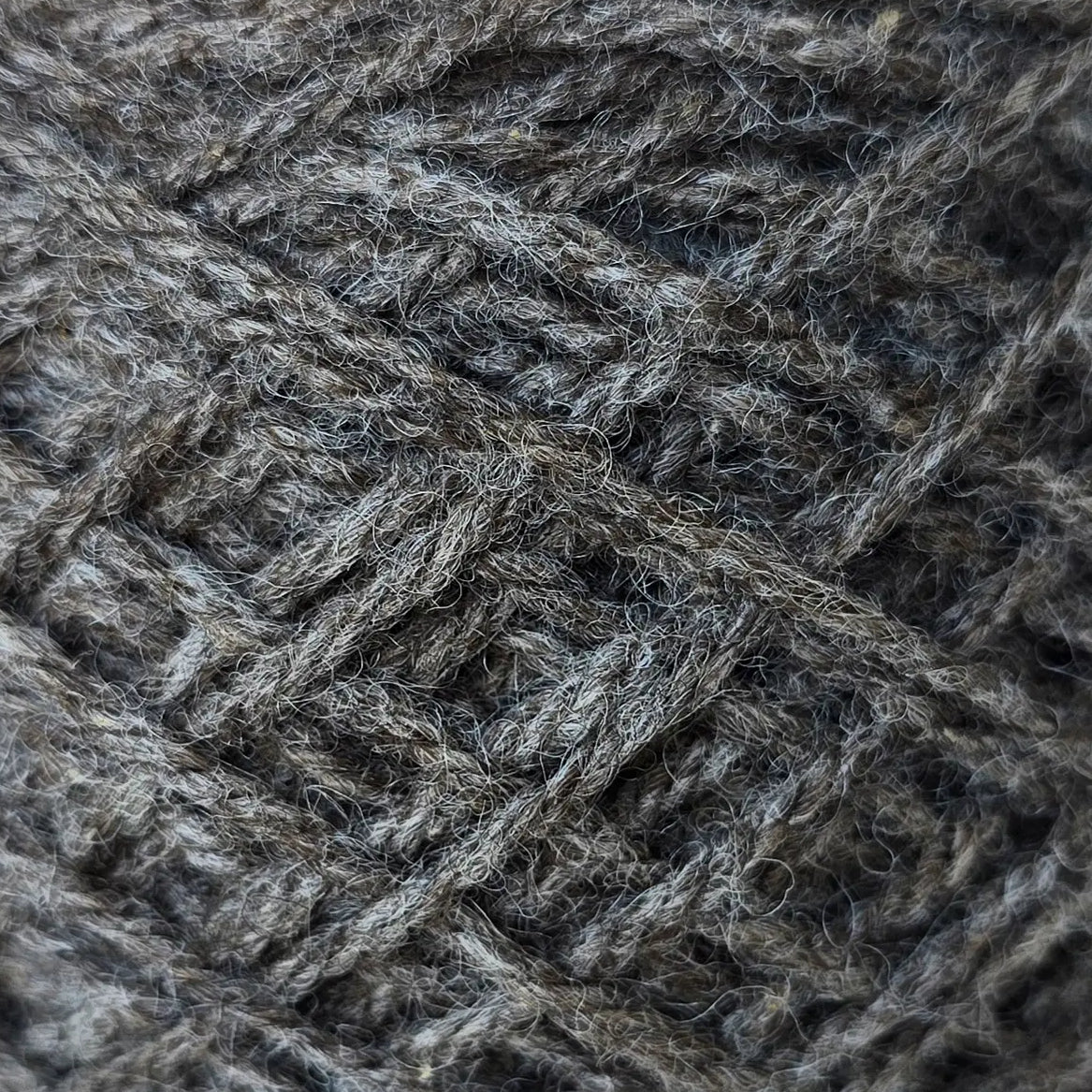 100% Corriedale fårull, Worsted, 3 trådar – Wildlife Friendly®