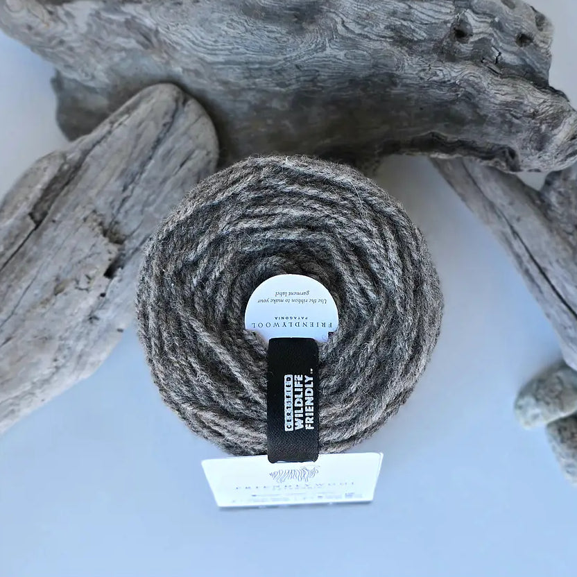 100% Corriedale fårull, Worsted, 3 trådar – Wildlife Friendly®