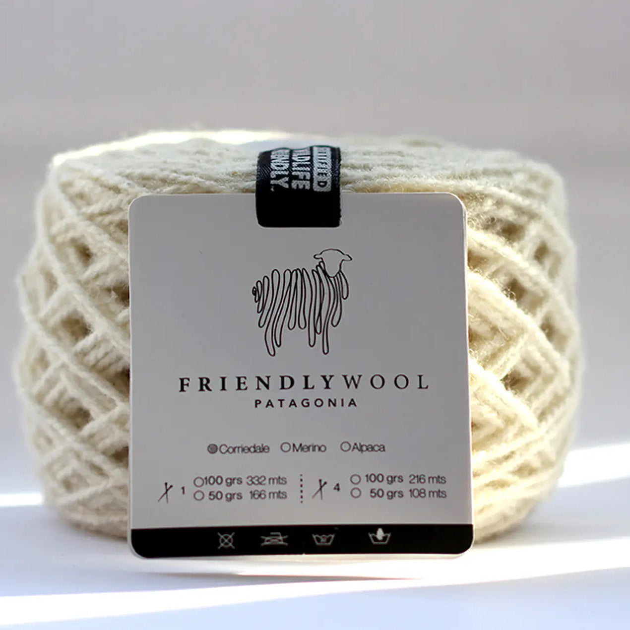Corriedale fårull DK 2 trådar naturvit – hållbart och djurvänligt garn från Friendly Wool